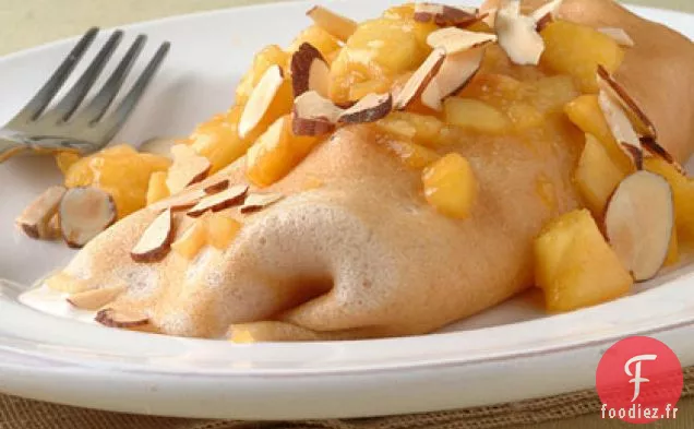 Crêpes à la Cannelle aux Pêches et au Fromage à la Crème