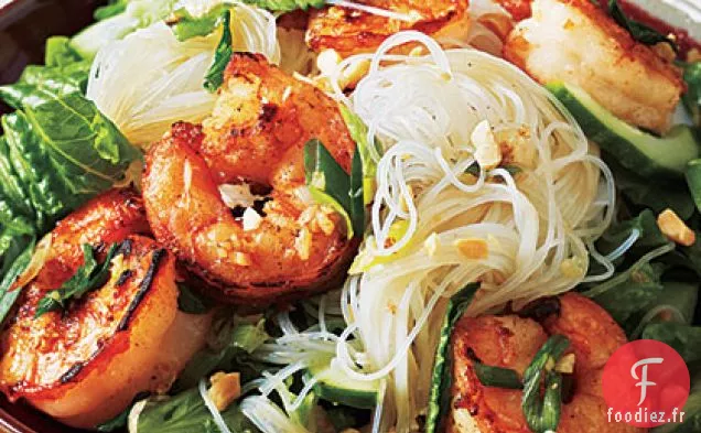 Bol de Nouilles de Riz aux Crevettes au Sel et au Poivre Vietnamien (Bun Tom Xao)