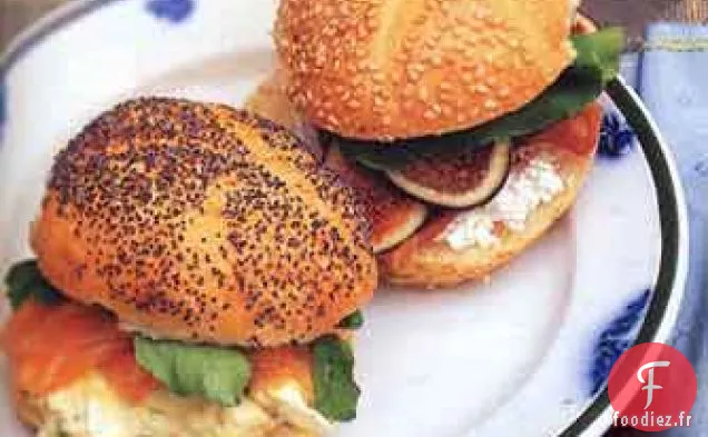 Sandwichs à la Salade aux Œufs à l'Estragon et aux Câpres au Saumon Fumé
