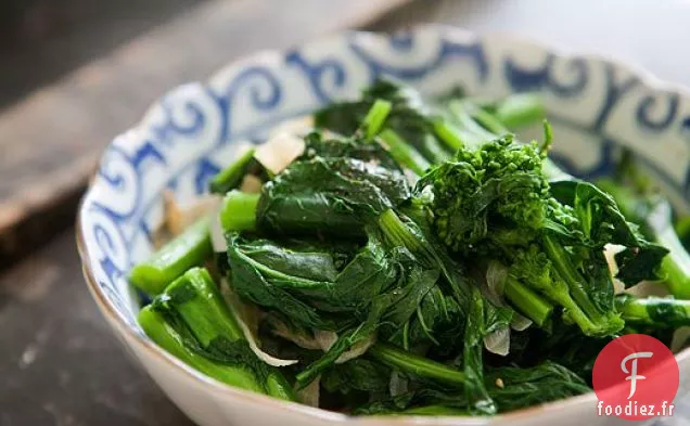 Rabe de Brocoli aux Oignons Caramélisés
