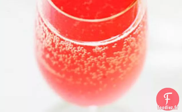 Spritzer de Rhubarbe au Romarin Et au Citron