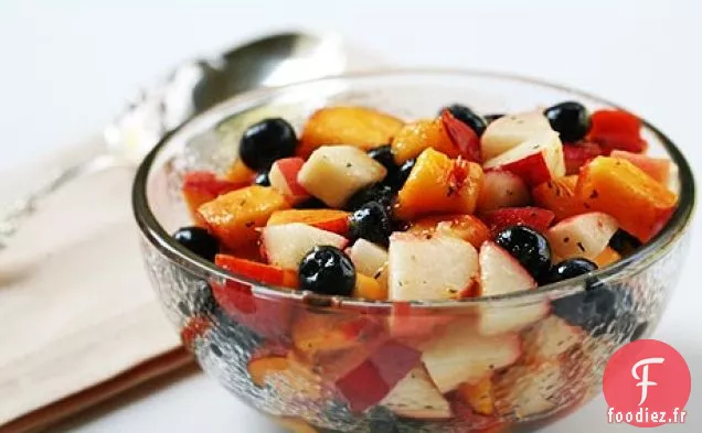 Salade de Fruits aux Pêches aux Myrtilles et au Thym