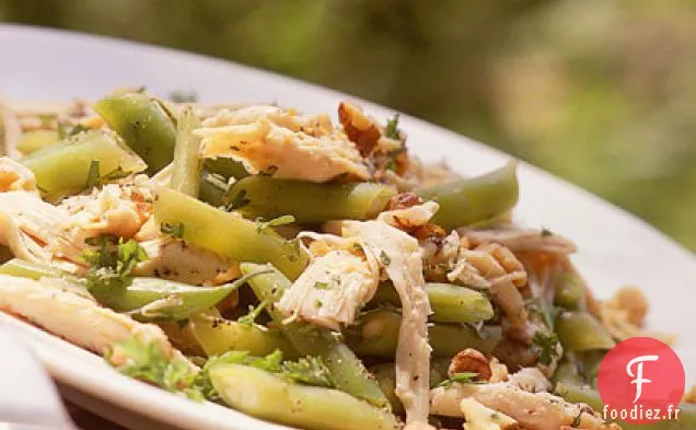 Salade de Poulet aux Haricots Verts et aux Noix Grillées