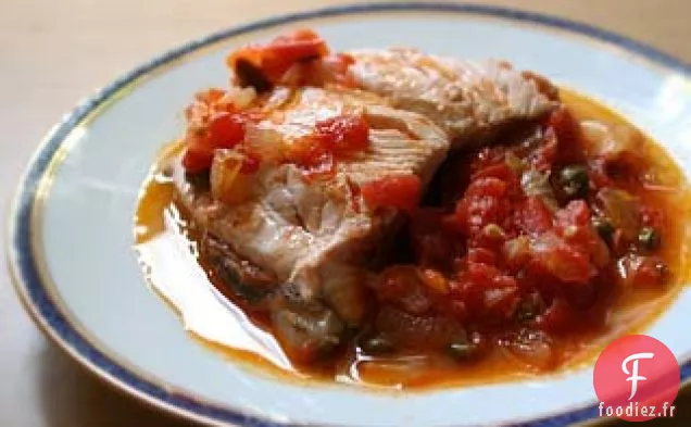 Saumon à la Tomate, aux Oignons et aux Câpres