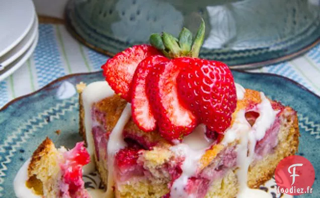 Gâteau aux Fraises et au Café à la Crème avec Glaçage au Fromage à la Crème à la Vanille