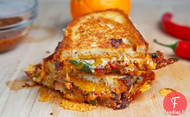 Sandwich au Fromage Grillé au Poulet au Chili Doux