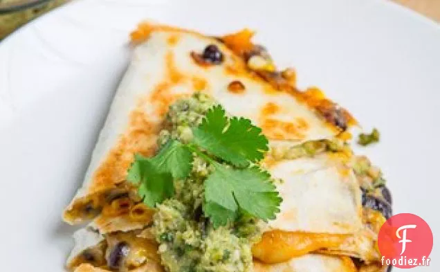 Quesadillas de Maïs Caramélisé et Haricots Noirs avec Salsa de Courgettes Rôties