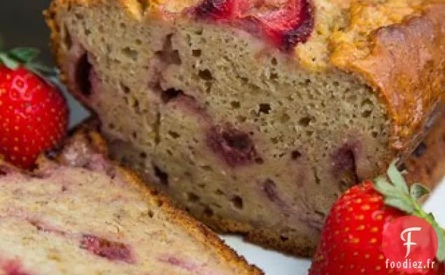 Pain aux Bananes au Yogourt Grec aux Fraises