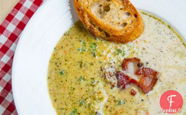 Soupe de Brocoli Rôti et Cheddar