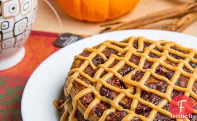 Crêpes Roulées à la Citrouille et à la Cannelle avec Glaçage au Fromage à la Crème au Caramel