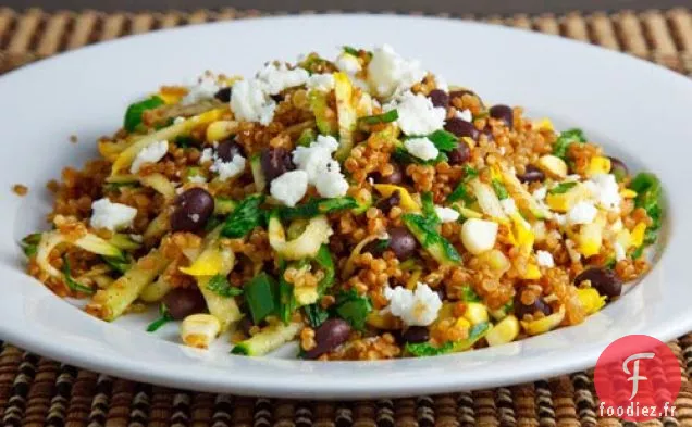 Salade de Quinoa Assaisonnée de Tacos aux Courgettes et au Maïs