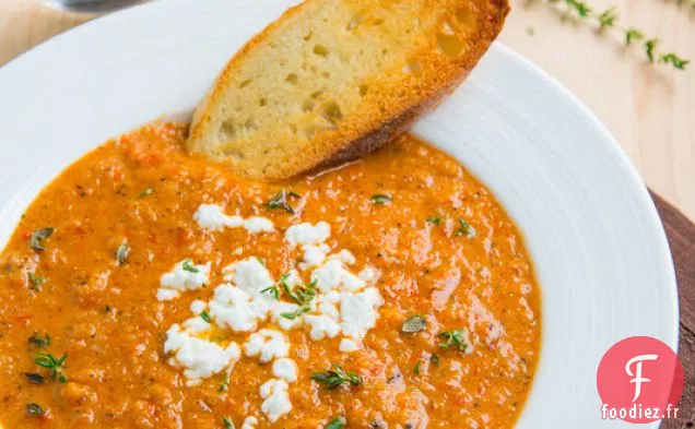 Soupe Crémeuse au Poivron Rouge Rôti et au Chou-Fleur au Fromage de Chèvre