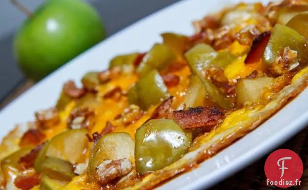 Omelette aux Pommes Caramélisées et au Cheddar avec Bacon et Noix Confites
