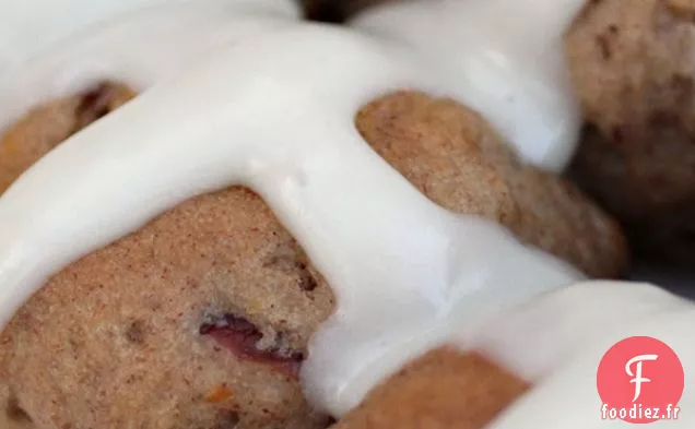 Pains Croisés Chauds Sans Gluten avec Glaçage au Cheeze à la Crème de Cajou