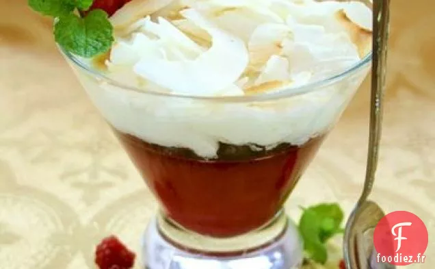 Parfait Vegan Framboise-Gingembre avec Crème Fouettée à la Noix de Coco sans Produits Laitiers