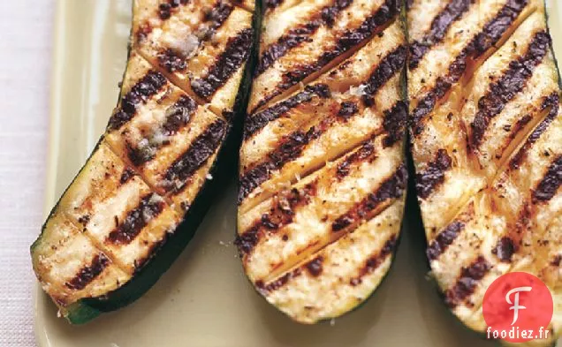 Courgettes Grillées À L'Ail Et Badigeonner De Beurre Au Citron