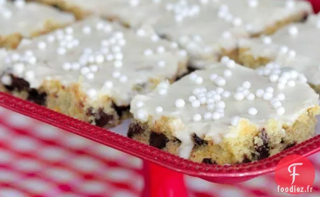 Gâteau en Feuille de Pépites de Chocolat à la Banane avec Glaçage à l'Érable Sucré