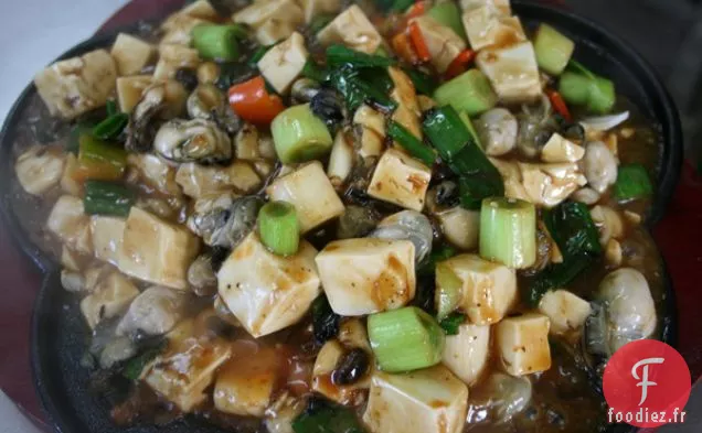 Tofu Cuit à la vapeur avec Sauce aux Champignons
