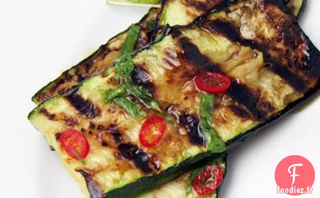 Courgettes Grillées À La Menthe Et Au Piment Rouge