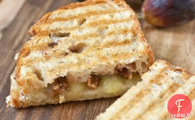 Panini au Cheddar, Confiture de Figues et Noix de Pécan Confites au Romarin