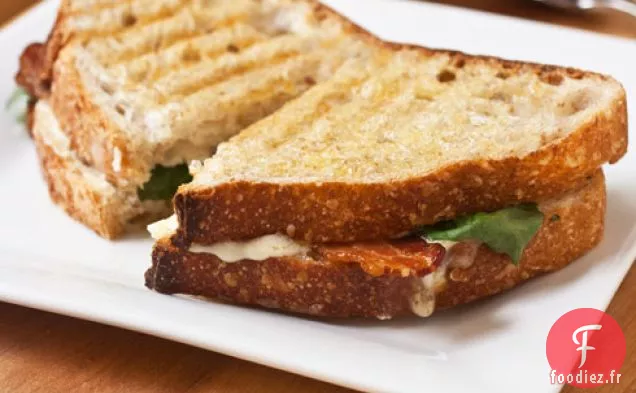 Soupe au Fromage Grillé et aux Tomatesand et le Généreux Cadeau de Table de Heather Christo!