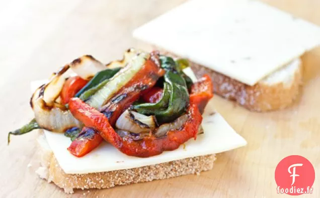 Panini au Fromage Grillé Rajas + Cadeau au fromage Tillamook!