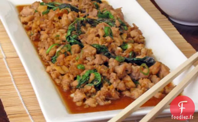 Poulet au Basilic Thaï Épicé (Gkai Pad Gka-proue)