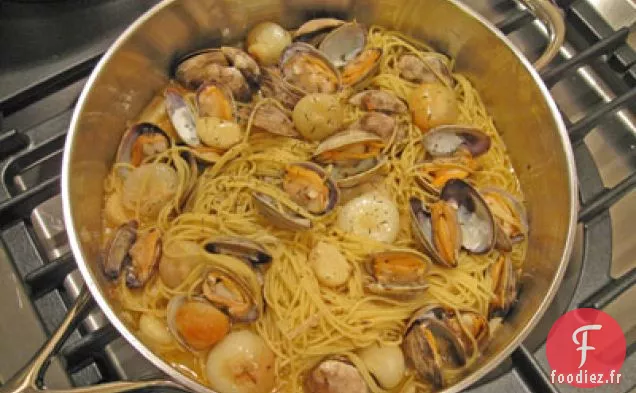 Spaghetti aux Palourdes, Oignons Cipollini, Ail et Colatura di Alici