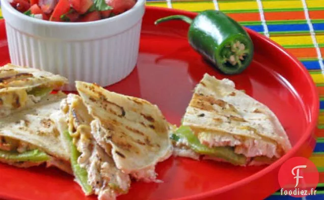Quesadilla Grillée Fumée avec Piments d'Anaheim et Poulet