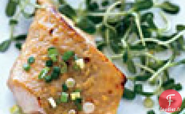 Morue Noire Glacée au Miso sur Pousses de Tournesol