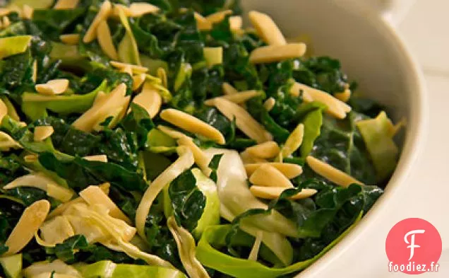 Salade de chou Frisé à l'Avocat et aux Amandes