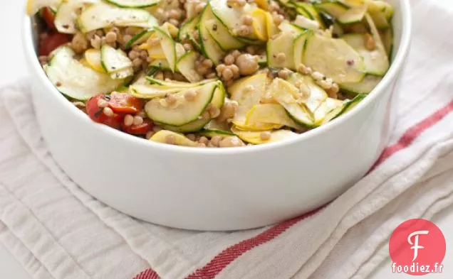 Salade De Pâtes Méditerranéennes À La Courge Crue