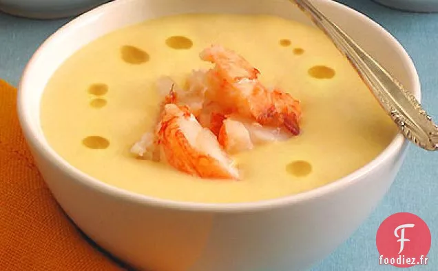 Soupe Crémeuse de Maïs au Homard Poché au Beurre et à l'Huile de Ciboulette