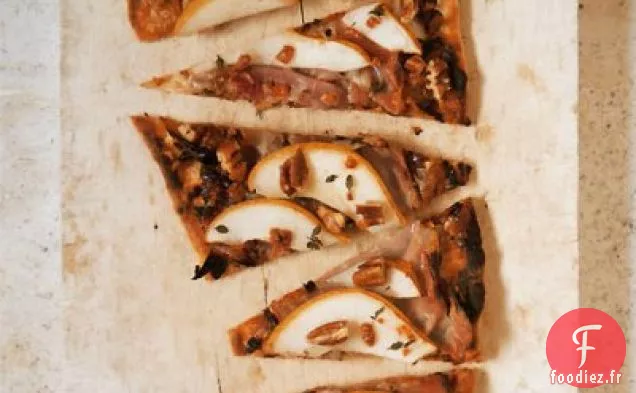 Pain Plat Poire, Prosciutto & Provolone aux Pacanes Confites