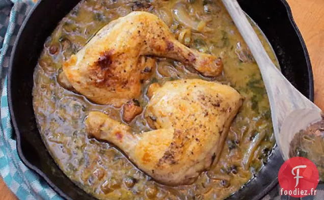 Cuisses et Cuisses de Poulet Braisées au Vinaigre de Cidre avec Oignons et Raisins Secs