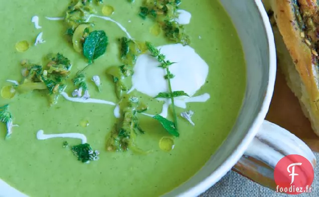 Soupe De Courgettes Réfrigérée Au Yaourt Au Lait De Chèvre