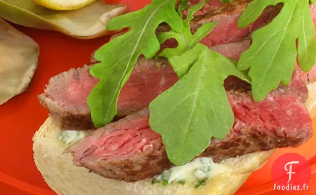Sandwichs de Filet de Bœuf avec Mayonnaise aux Herbes et Roquette