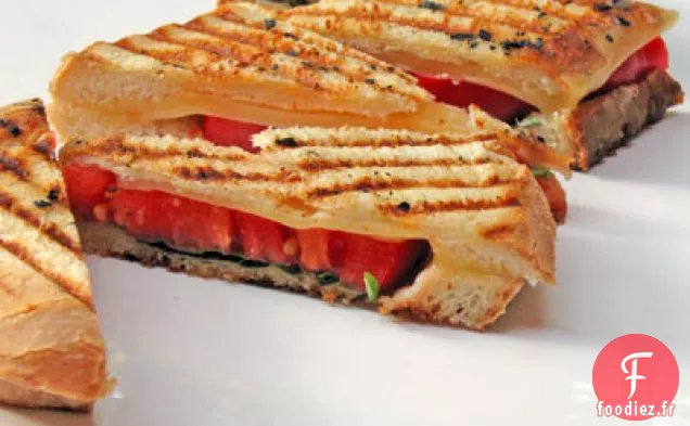 Sandwich au Gouda Grillé à la Tomate et au Basilic