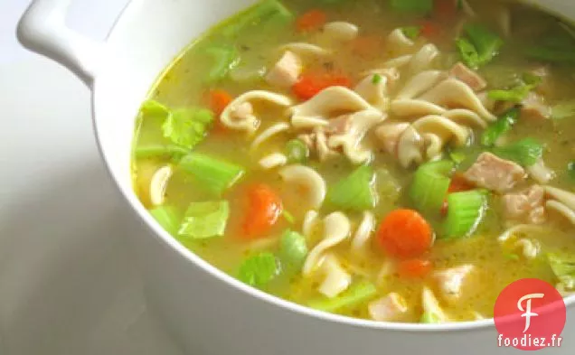 Soupe de Nouilles au Poulet de Grand-Mère
