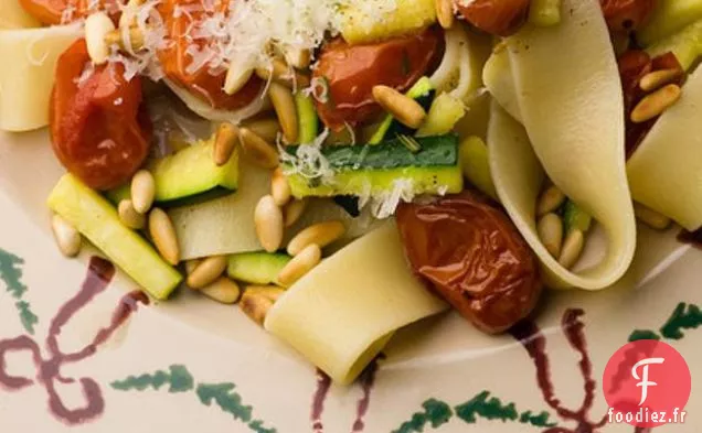 Pappardelle Aux Courgettes, Tomates Rôties Et Romarin Frais