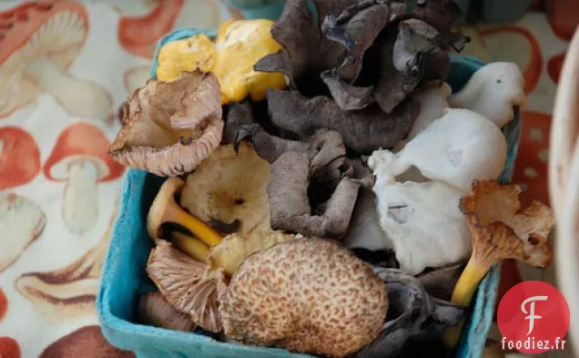 Cook the Book: Trompettes Noires et Maïs sucré à la sauce à la Crème à l'Estragon