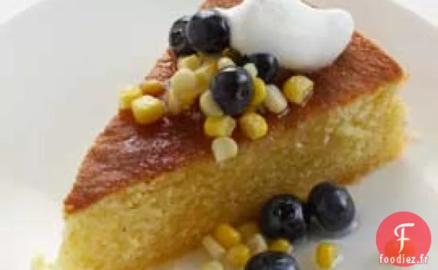 Gâteau De Maïs Sucré À La Compote De Myrtilles Et de lavande