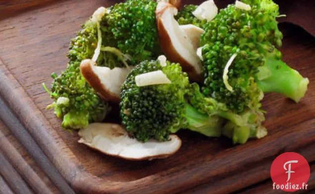 Salade de Brocoli Géniale de Greg au Citron, à l'ail et aux champignons Shitake