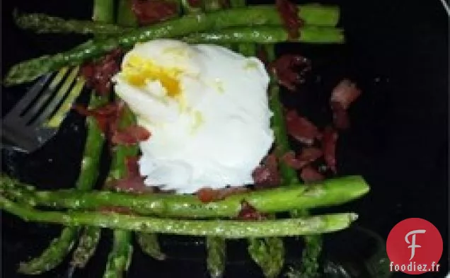Asperges Rôties au Prosciutto et Œuf Poché