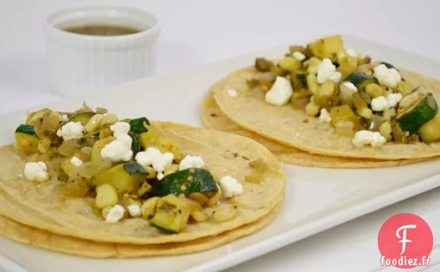 Tacos À La Courge D'Été Avec Maïs Sucré Et Fresque Queso