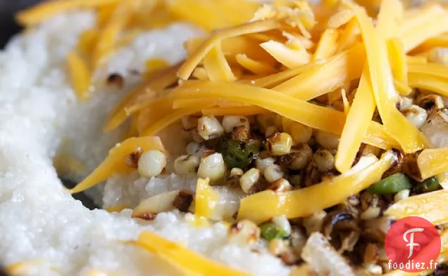 Gruau De Maïs Grillé, Oignons, Poivrons Et Fromage Cheddar