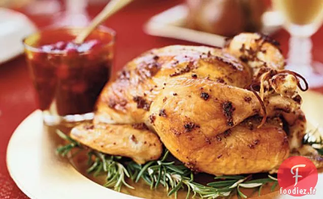 Poulet Rôti Au Romarin Et À L'Ail Avec Chutney Aux Noix De Pécan Et Aux Canneberges