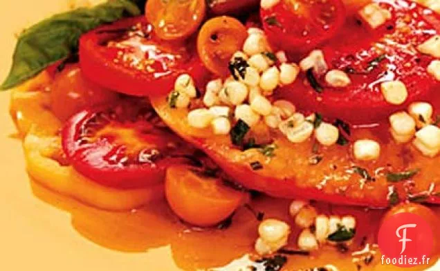 Tomates tranchées au Maïs et au Basilic