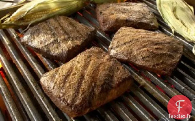 Steaks Plats Au Maïs Grillé Et Beurre De Cumin Et citron Vert