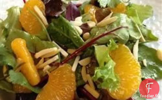 Salade Verte Mélangée à l'Orange Et aux Amandes